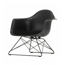 LAR LOUNGE CHAIR