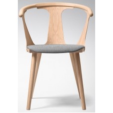 IN BETWEEN CHAIR